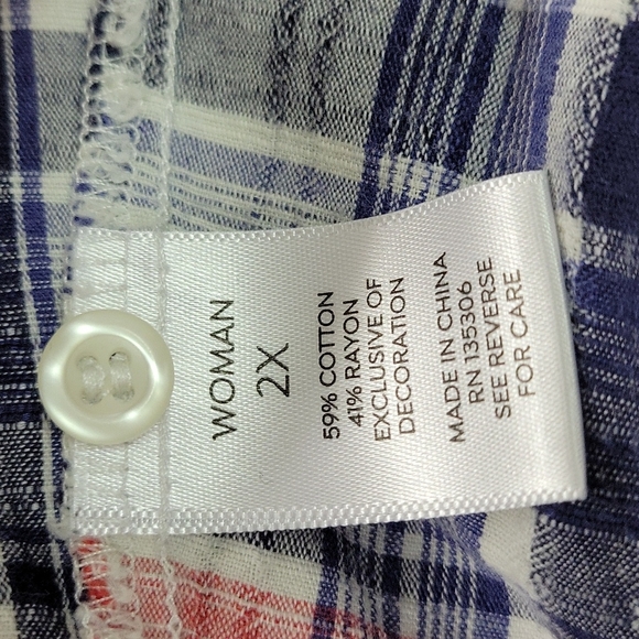 Westport 2X Button Short Sleeve Lace Shoulder Top - Picture 7 of 8